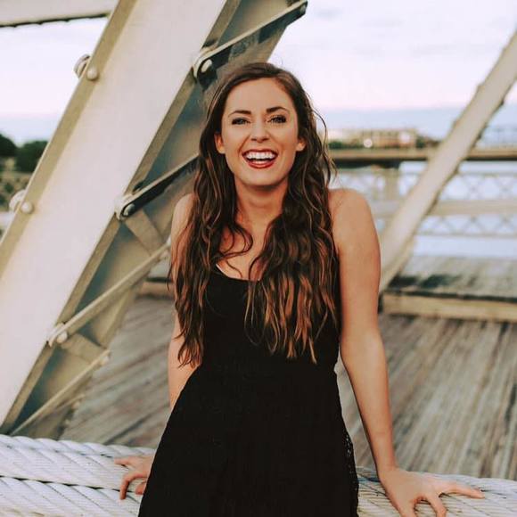 Meet your Posher, Rachel - Picture 1 of 1